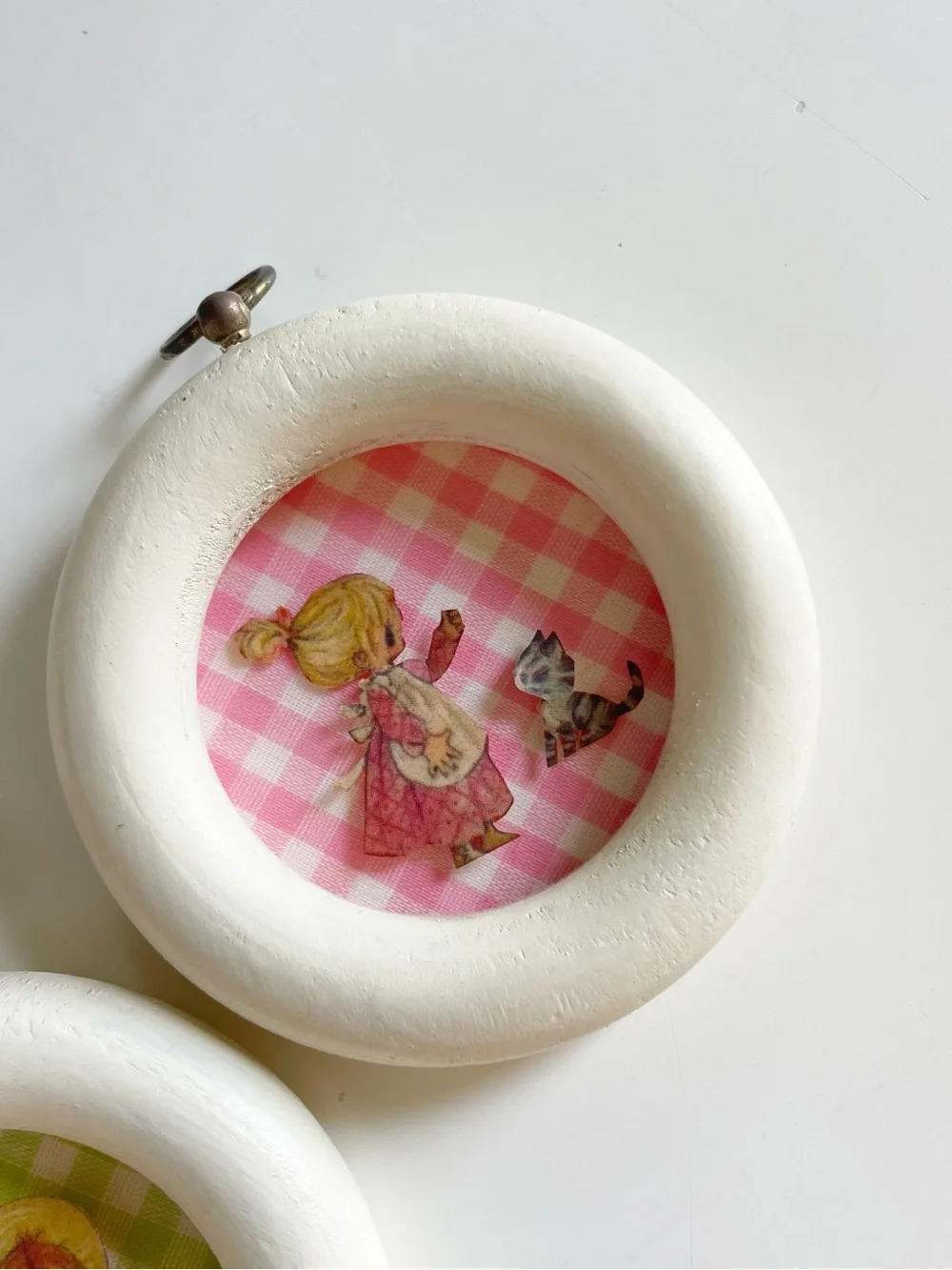 Vintage 1970’s White Round Gingham Doll Art Wall Hangings (Set of 3)